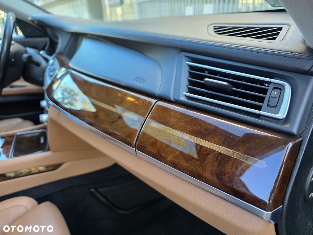 BMW Seria 7 730d xDrive - 39