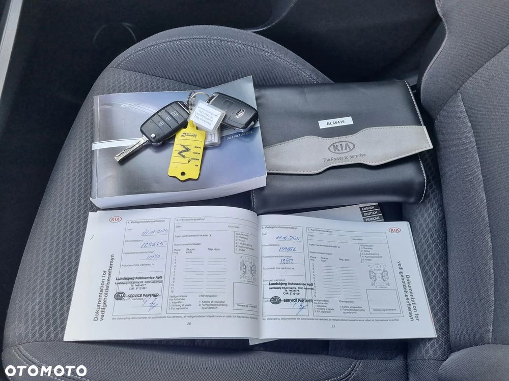 Kia Carens 1.7 CRDi L 7os - 25