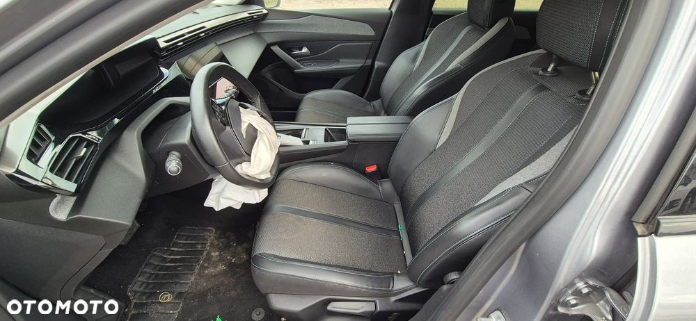 Peugeot 308 1.2 mHEV Allure S&S e-DCS6 - 26