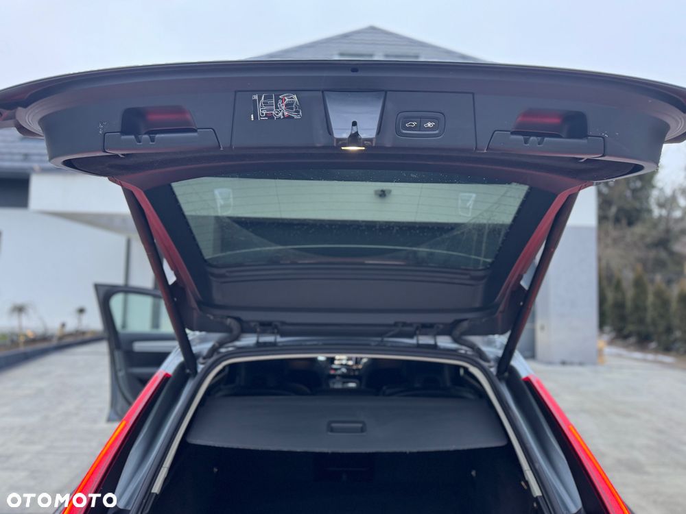 Volvo V90 D4 Geartronic Momentum Pro - 12