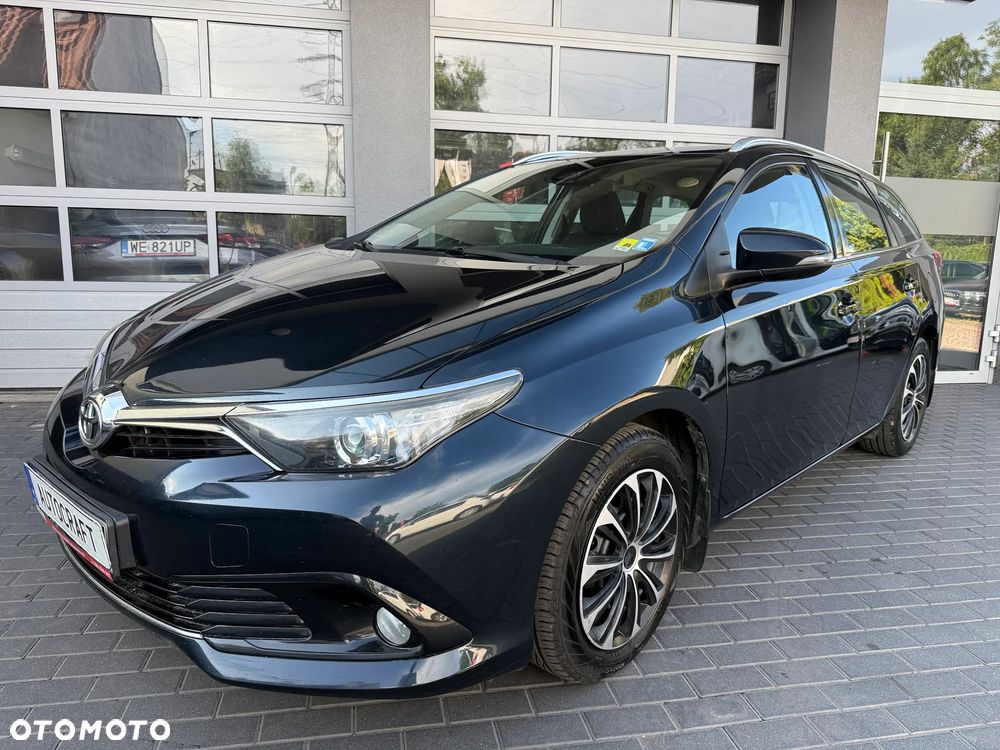 Toyota Auris 1.6 Premium - 24