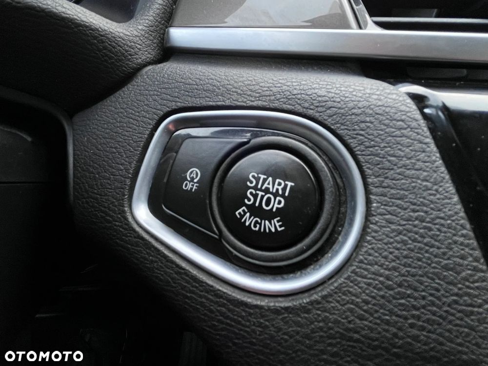 BMW X1 sDrive18d sport - 30