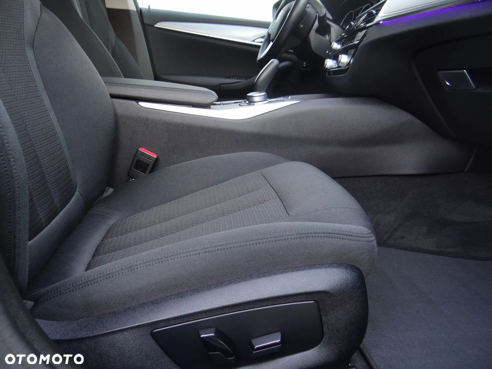 BMW Seria 5 520d - 7