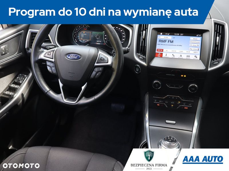 Ford S-Max - 8