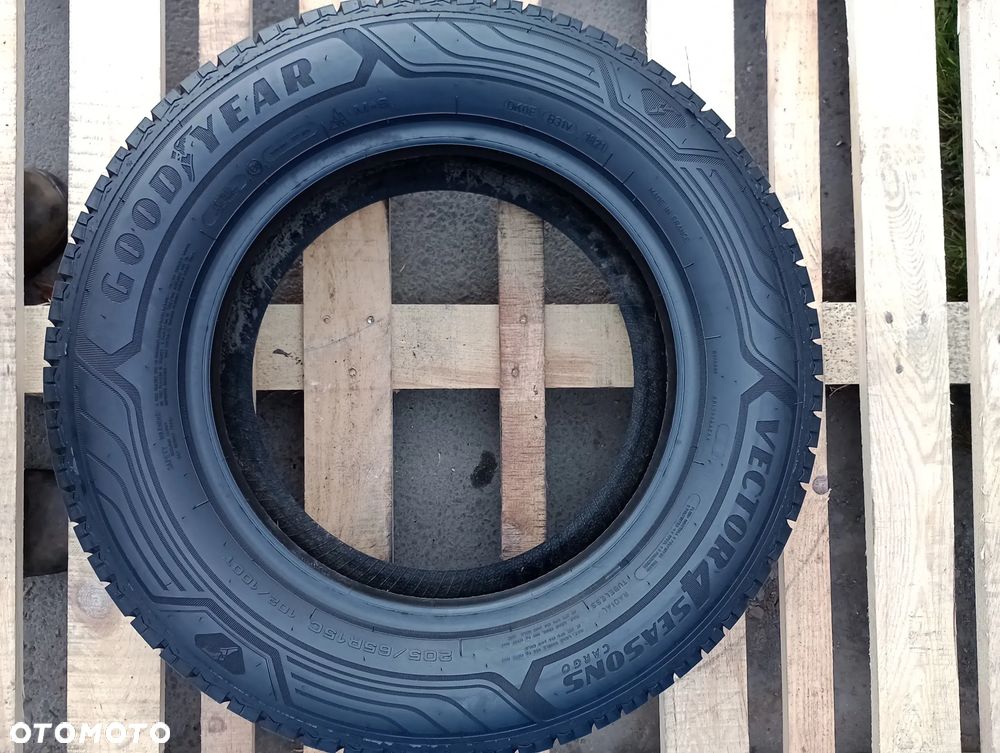 OPONA CAŁOROCZNA 1x 205/65 R15C 102/100T GOODYEAR VECTOR 4SEASONS - 3