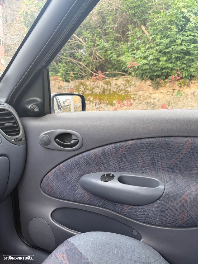 Ford Fiesta 1.25 Techno - 15