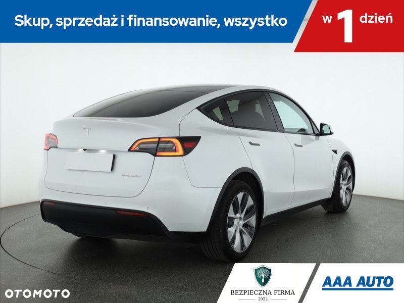 Tesla Y - 6