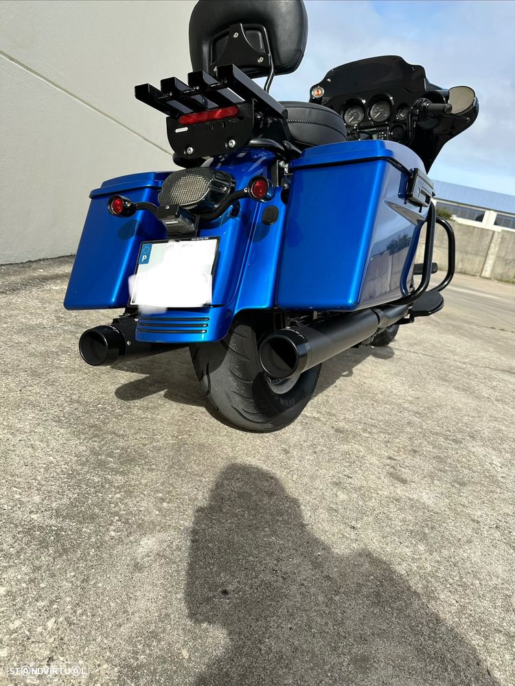 Harley-Davidson FLHT - 16