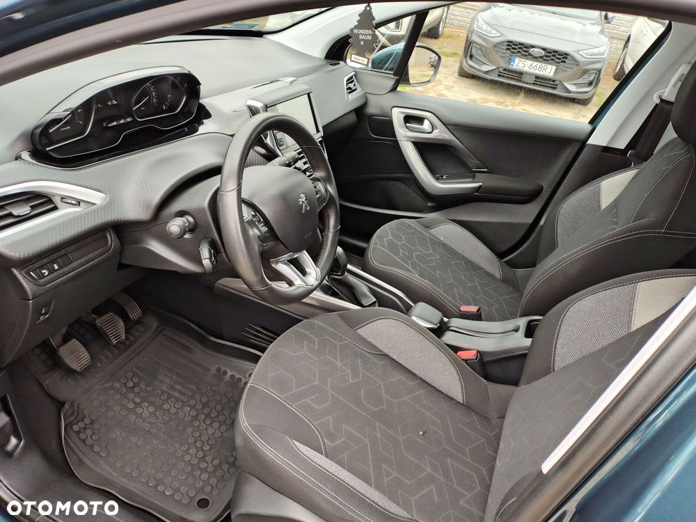 Peugeot 2008 - 10