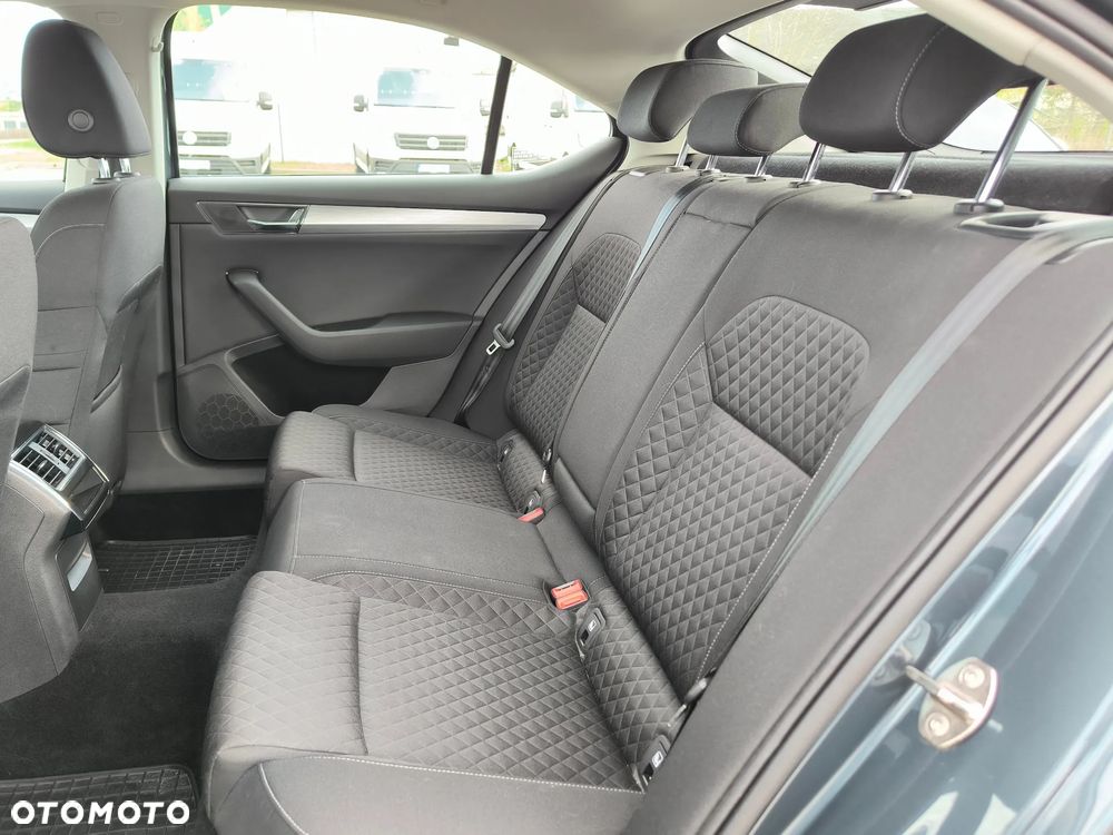 Skoda Superb 2.0 TDI SCR Ambition DSG - 12