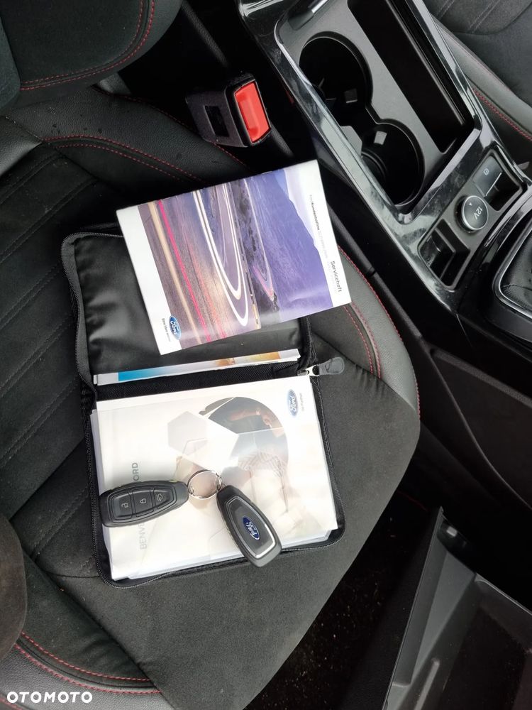 Ford Kuga 1.5 EcoBoost 2x4 ST-Line - 21