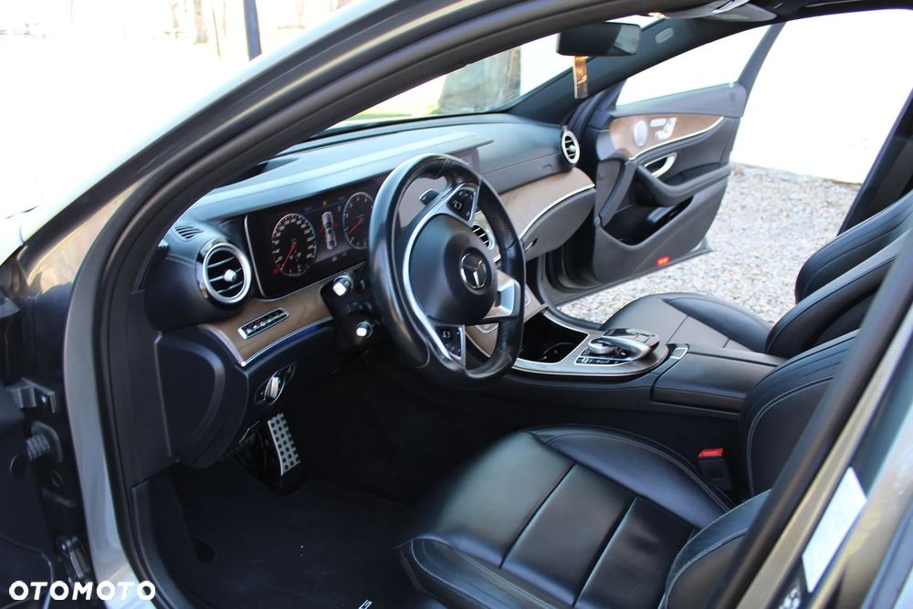 Mercedes-Benz Klasa E 400 4Matic 9G-TRONIC Exclusive - 20