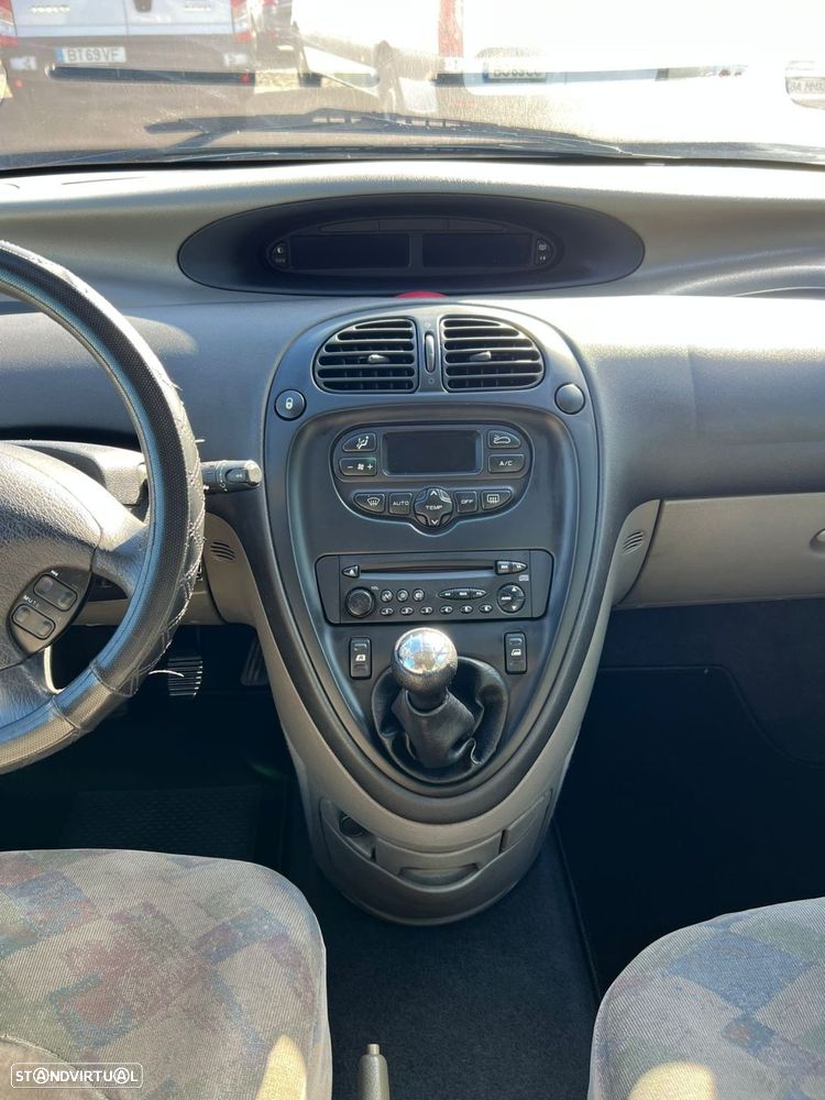 Citroën Xsara Picasso 1.6 Exclusive - 26