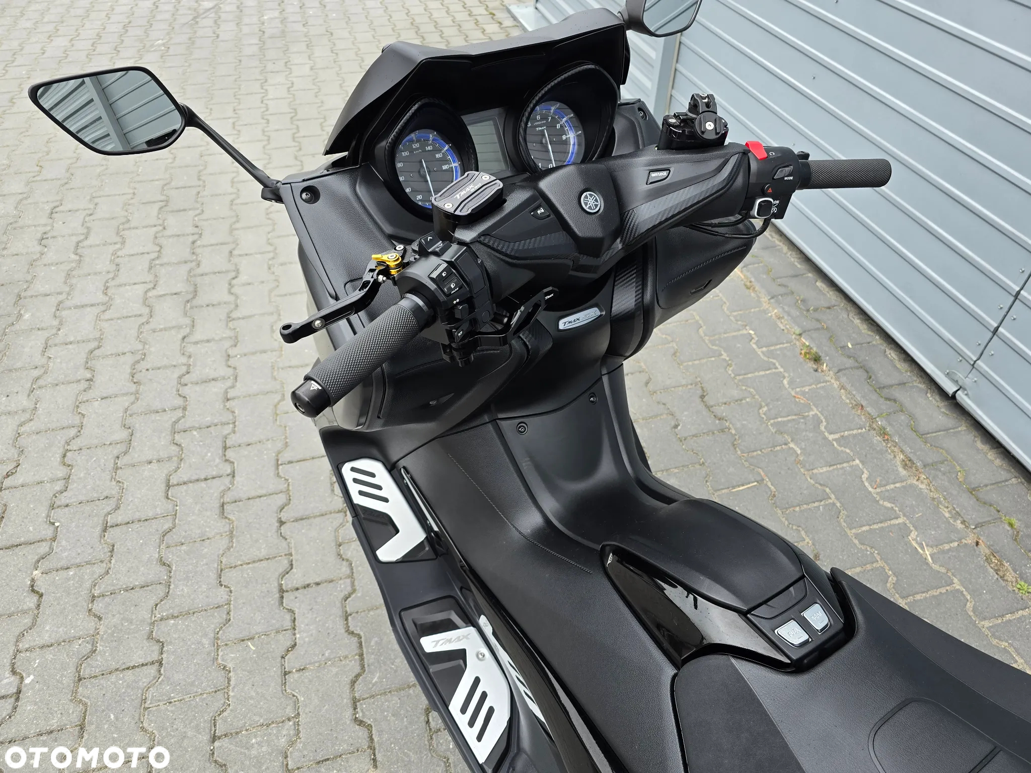 Yamaha Tmax - 25