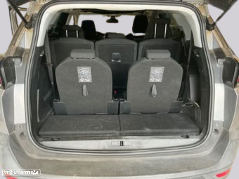 Peugeot 5008 - 11
