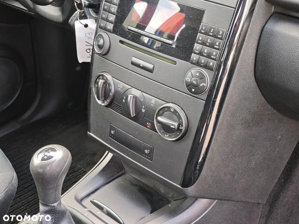 Mercedes-Benz Klasa A 150 Classic Edition 10 - 22