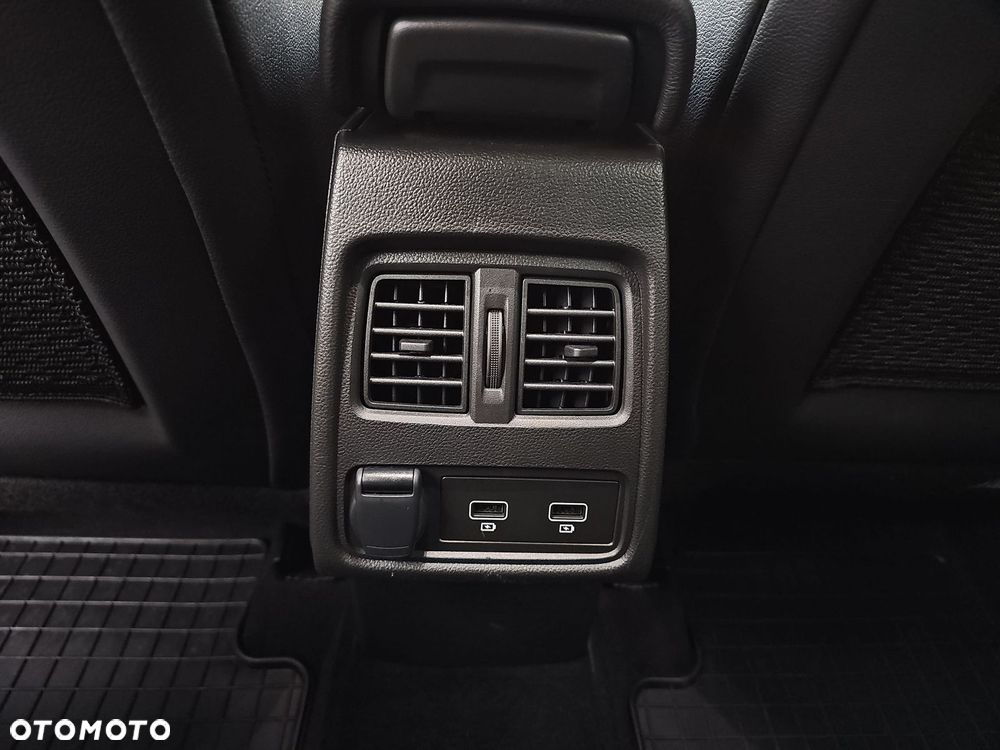 Renault Captur 1.3 TCe mHEV Techno EDC - 28