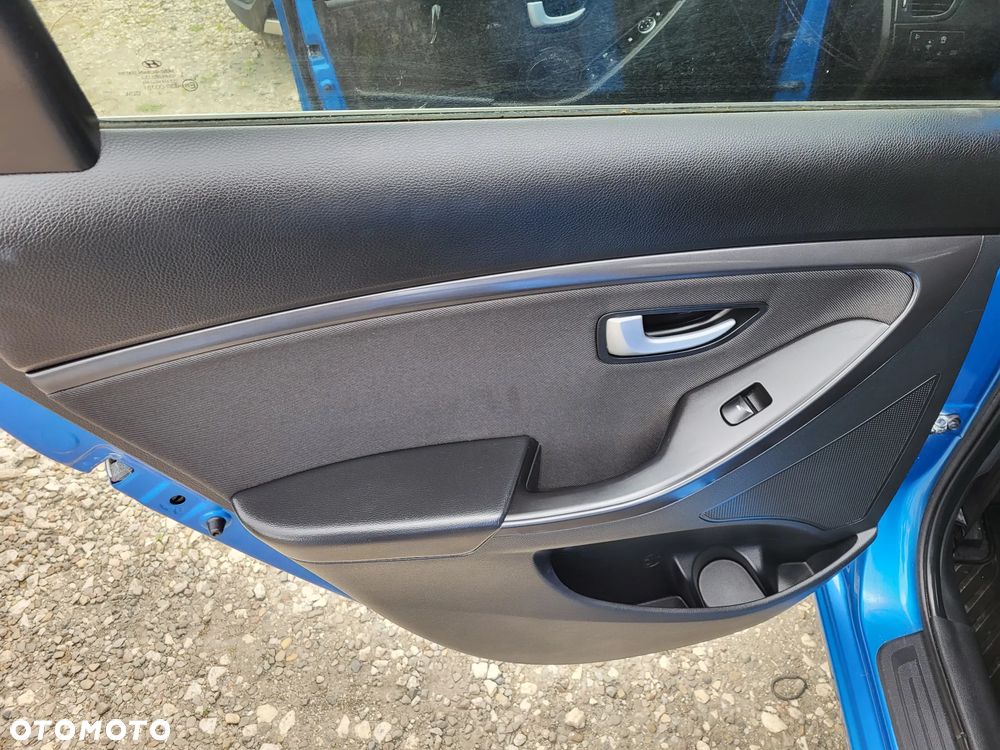 Hyundai i30 Kombi 1.6 GDi DCT Premium - 24