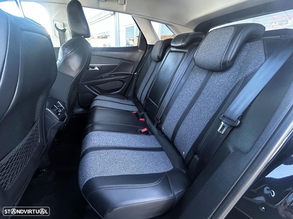 Peugeot 3008 1.5 BlueHDi Allure EAT8 - 25