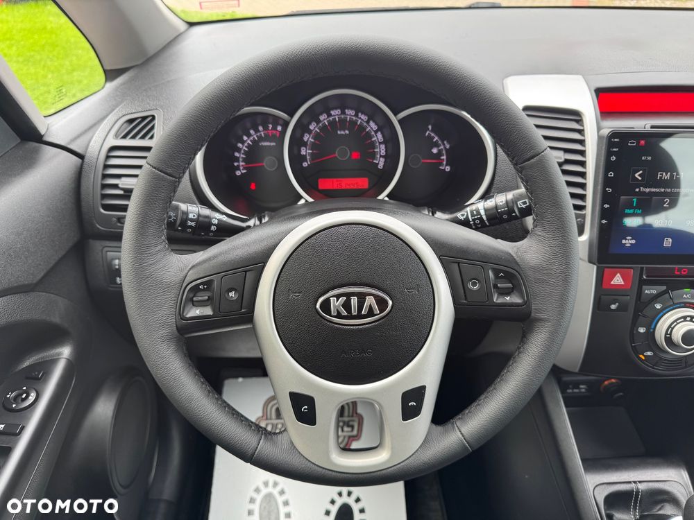 Kia Venga - 22