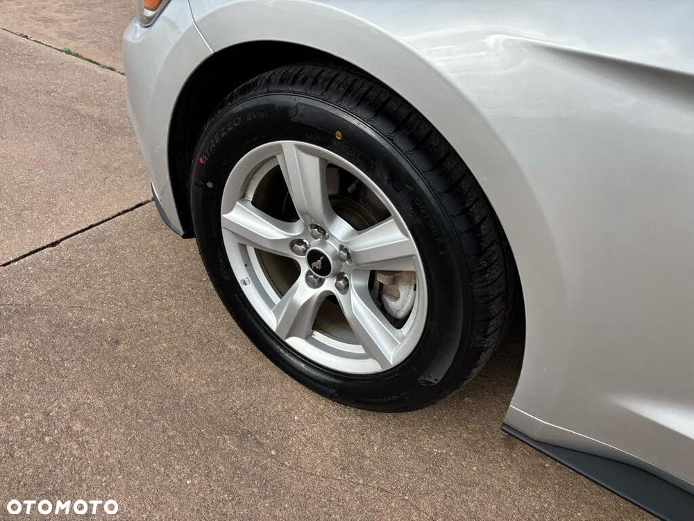 Ford Mustang 3.7 V6 - 8