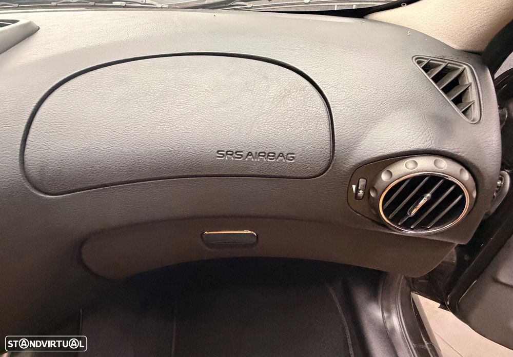 Alfa Romeo GT 1.9 JTD M-JET Distinctive - 34