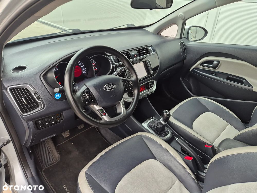 Kia Rio - 16