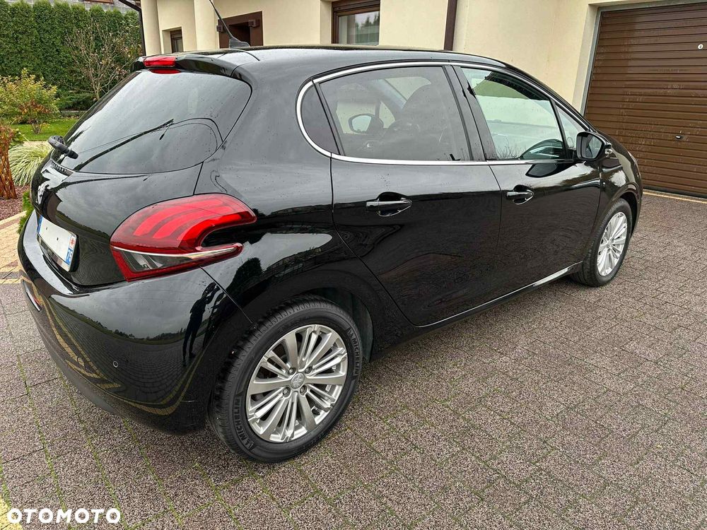Peugeot 208 1.5 BlueHDi Allure S&S - 15