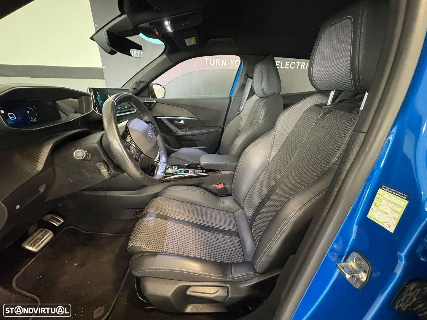 Peugeot e-2008 50 kWh GT - 4
