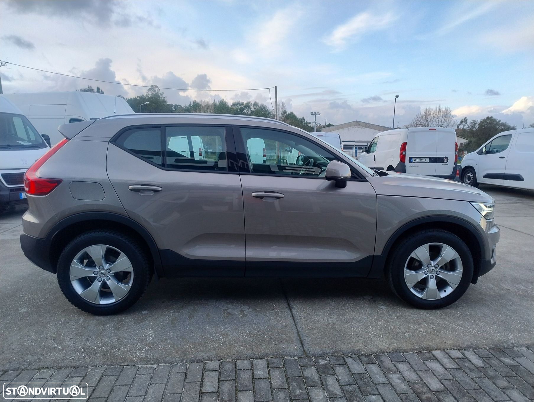 Volvo XC 40 2.0 D3 Momentum - 6