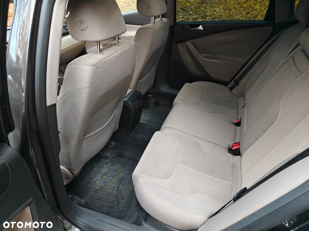 Volkswagen Passat 1.8 TSI Comfortline - 18