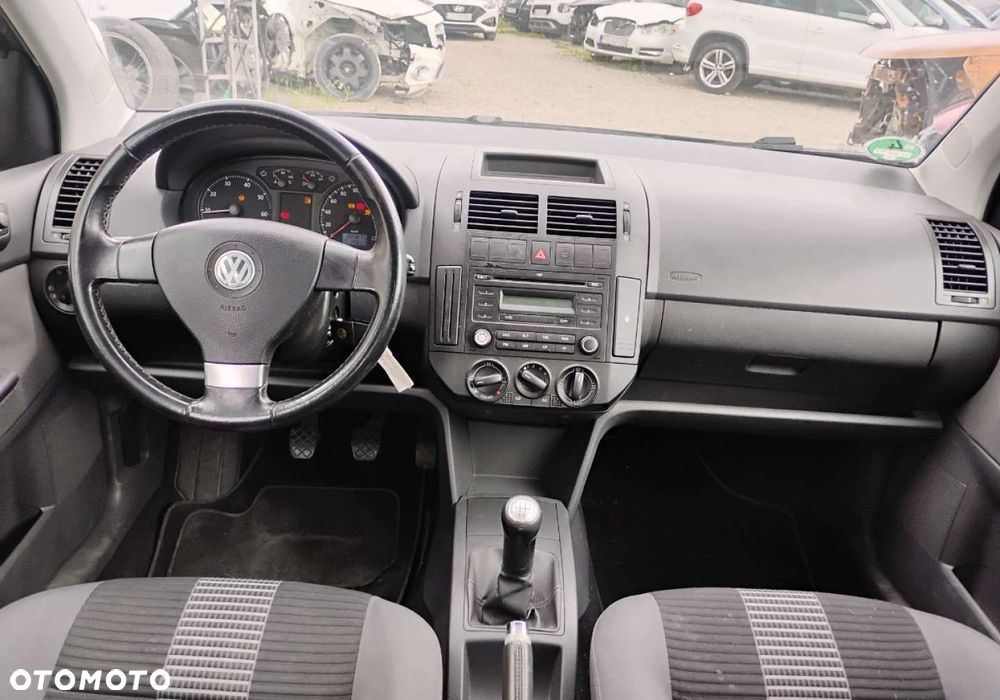 Volkswagen Polo - 7