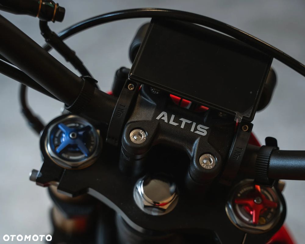 Altis Powersports Sigma - 18