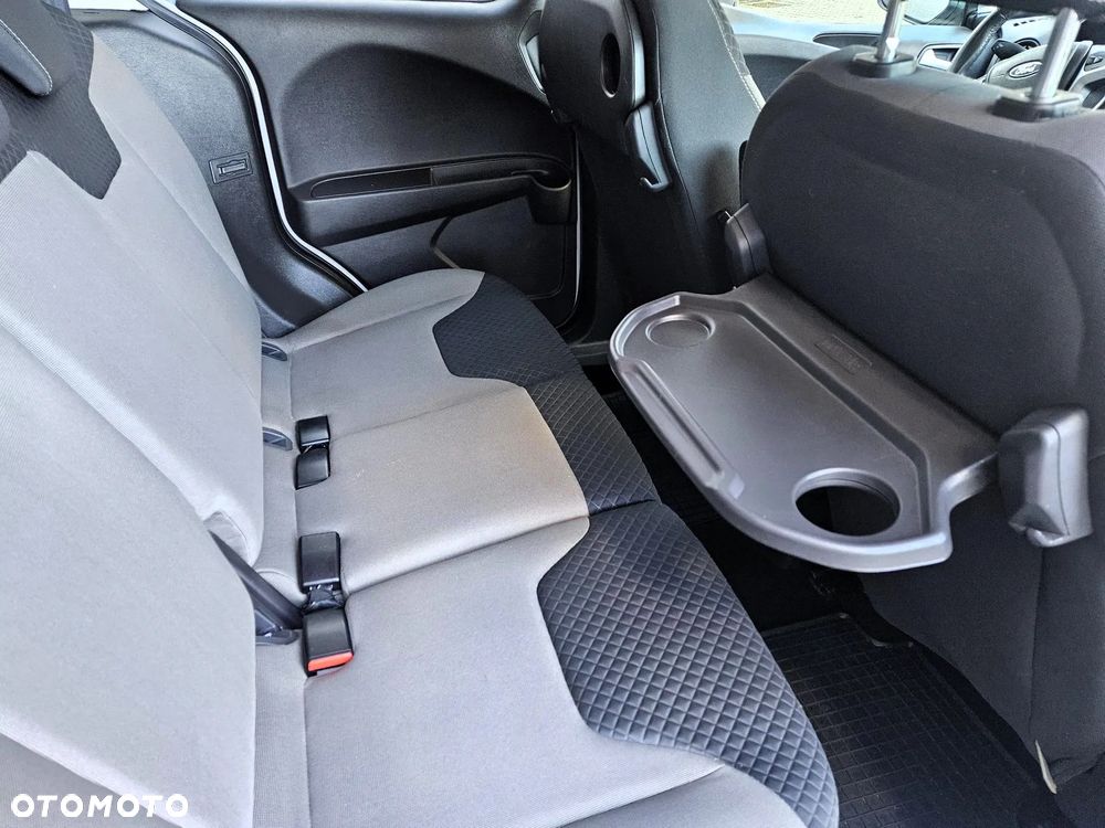 Ford Tourneo Courier - 15