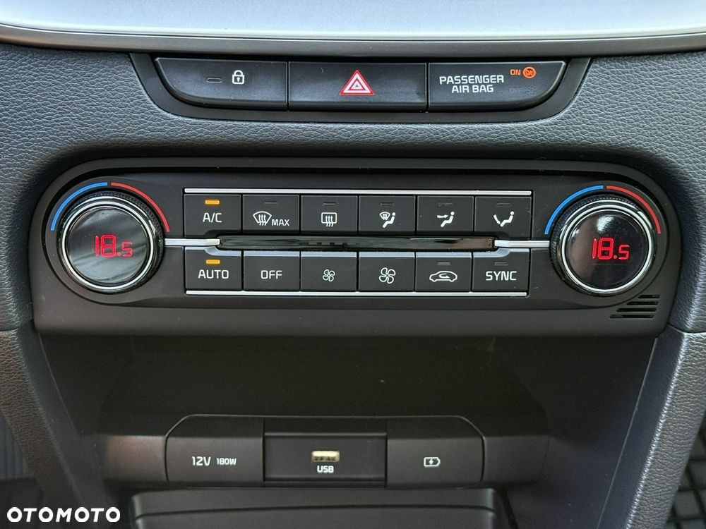 Kia Ceed - 25