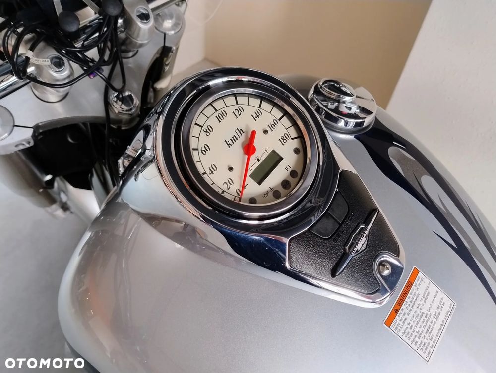 Suzuki VL 800 Volusia - 17