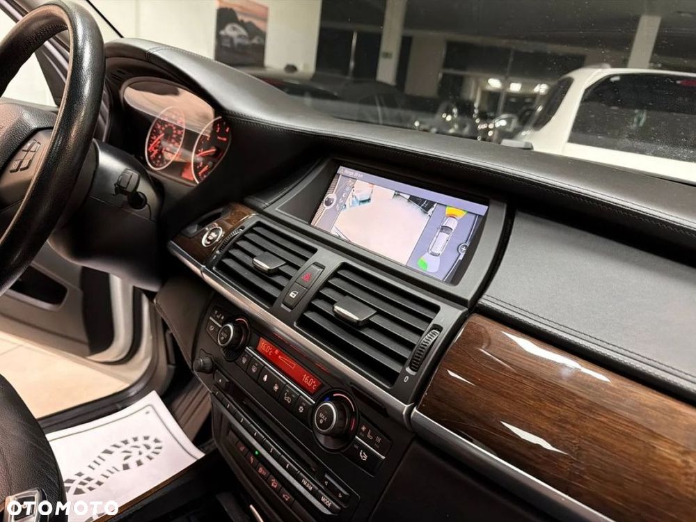 BMW X5 xDrive35i - 38