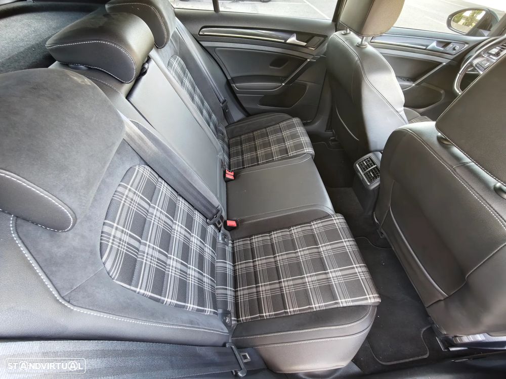 VW Golf 2.0 TDI GTD DSG - 11