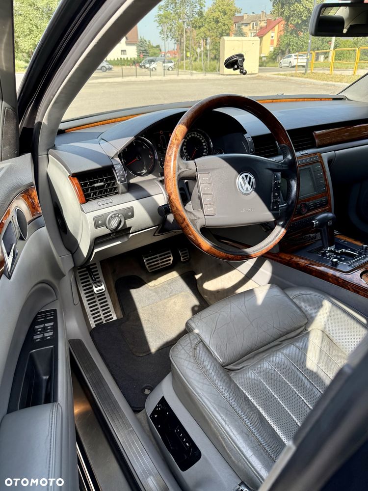 Volkswagen Phaeton - 7