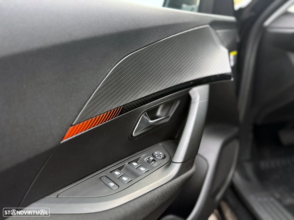 Peugeot 2008 1.2 PureTech Active Pack EAT8 - 12