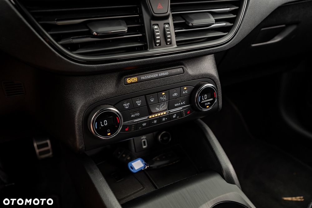 Ford Focus 1.5 EcoBlue Start-Stopp-System ST-LINE - 33