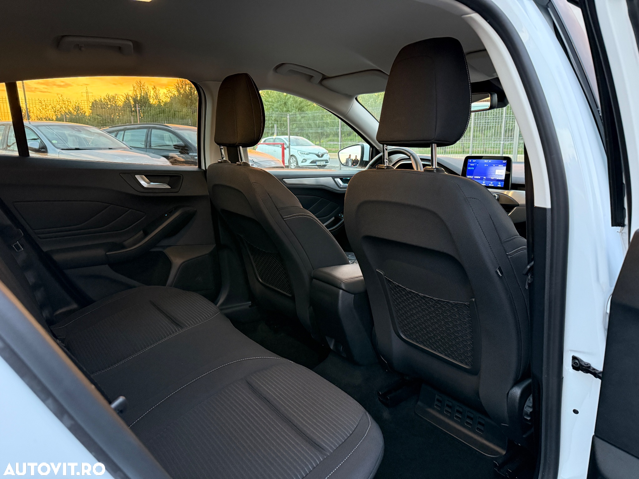 Ford Focus 1.0 EcoBoost Hybrid TITANIUM X - 6