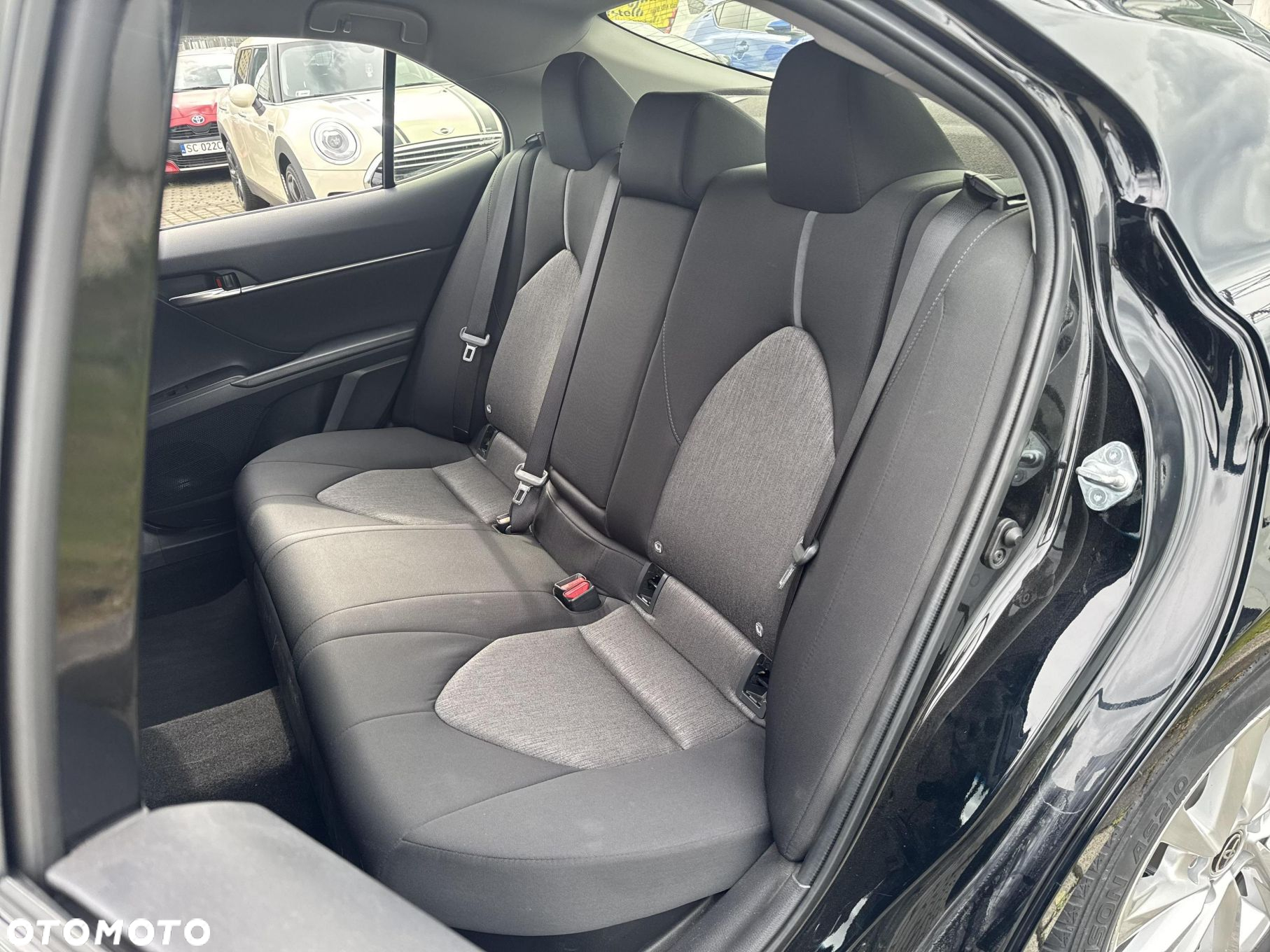 Toyota Camry - 19