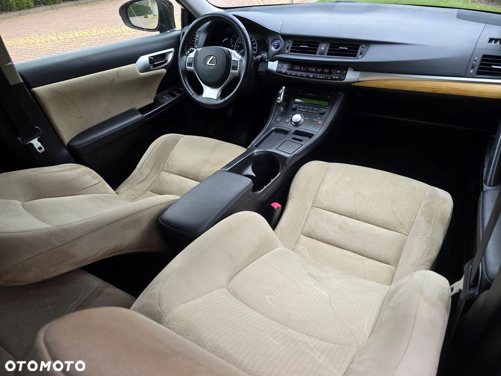 Lexus CT 200h Prestige - 24