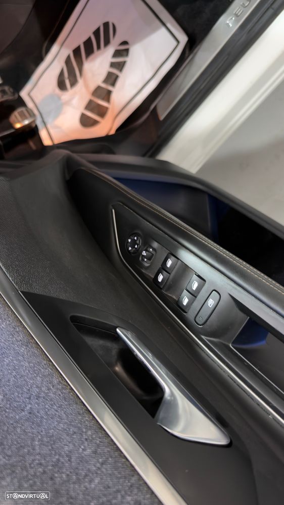 Peugeot 3008 1.2 PureTech GT Line - 23