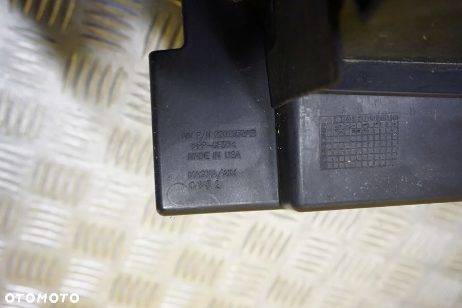 CHEVROLET TAHOE SUBURBAN 2020 - 2023 Wzmocnienie Pas Żaluzja Przód USA - 10