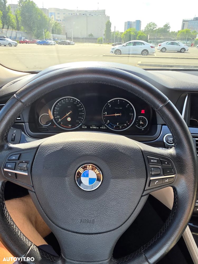 BMW Seria 5 520d xDrive AT - 30