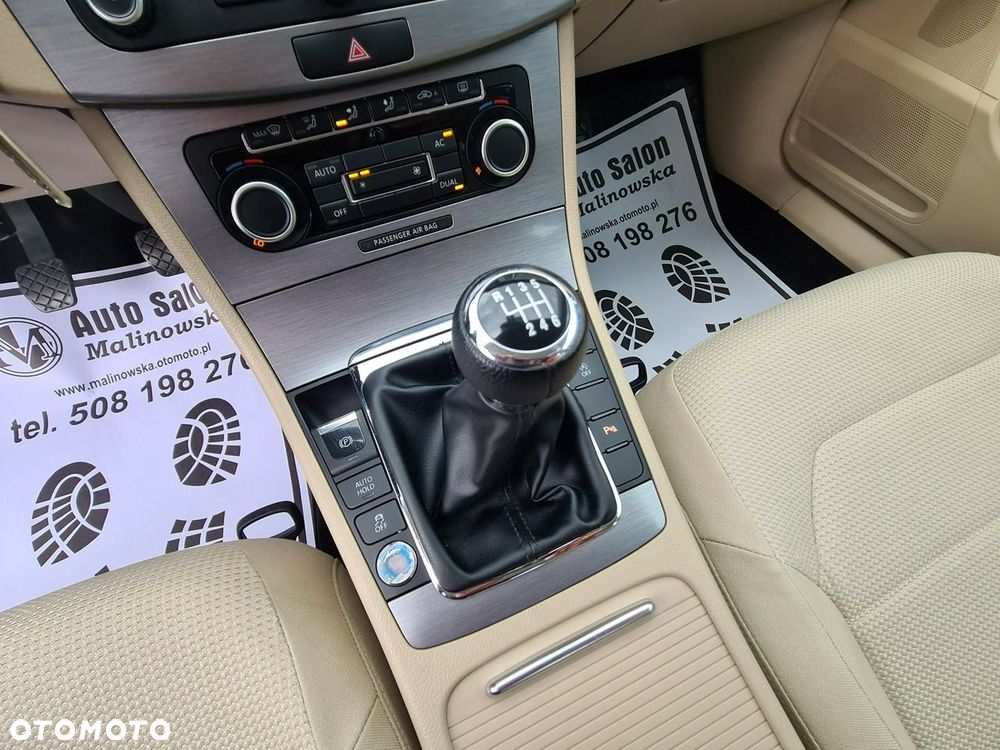 Volkswagen Passat 2.0 TDI Comfortline - 17