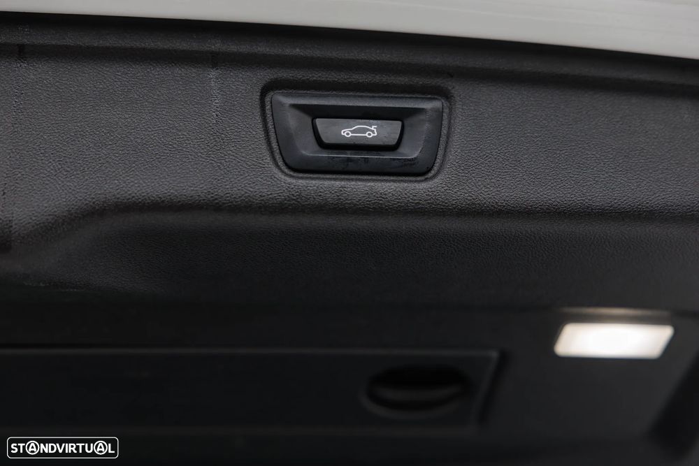 BMW 320 e Pack M Auto - 30