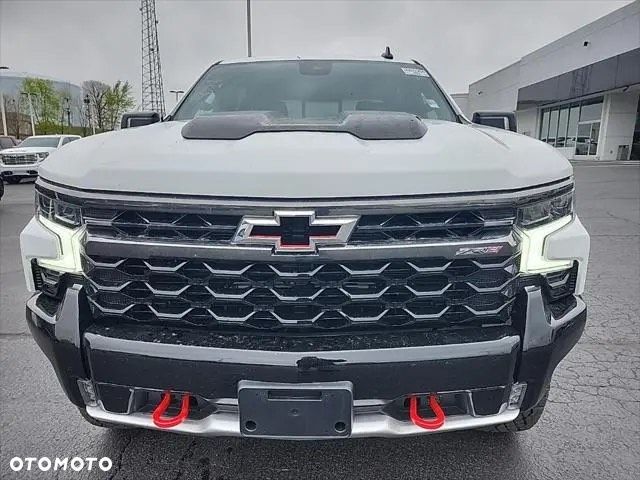 Chevrolet Silverado - 1